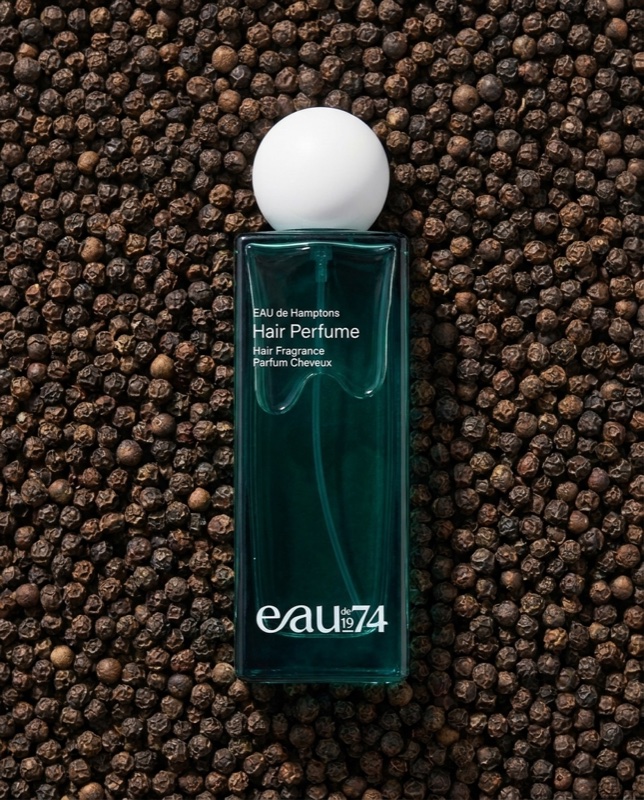 Solvea Hamptons Hair Perfume on a bed of black peppercorns